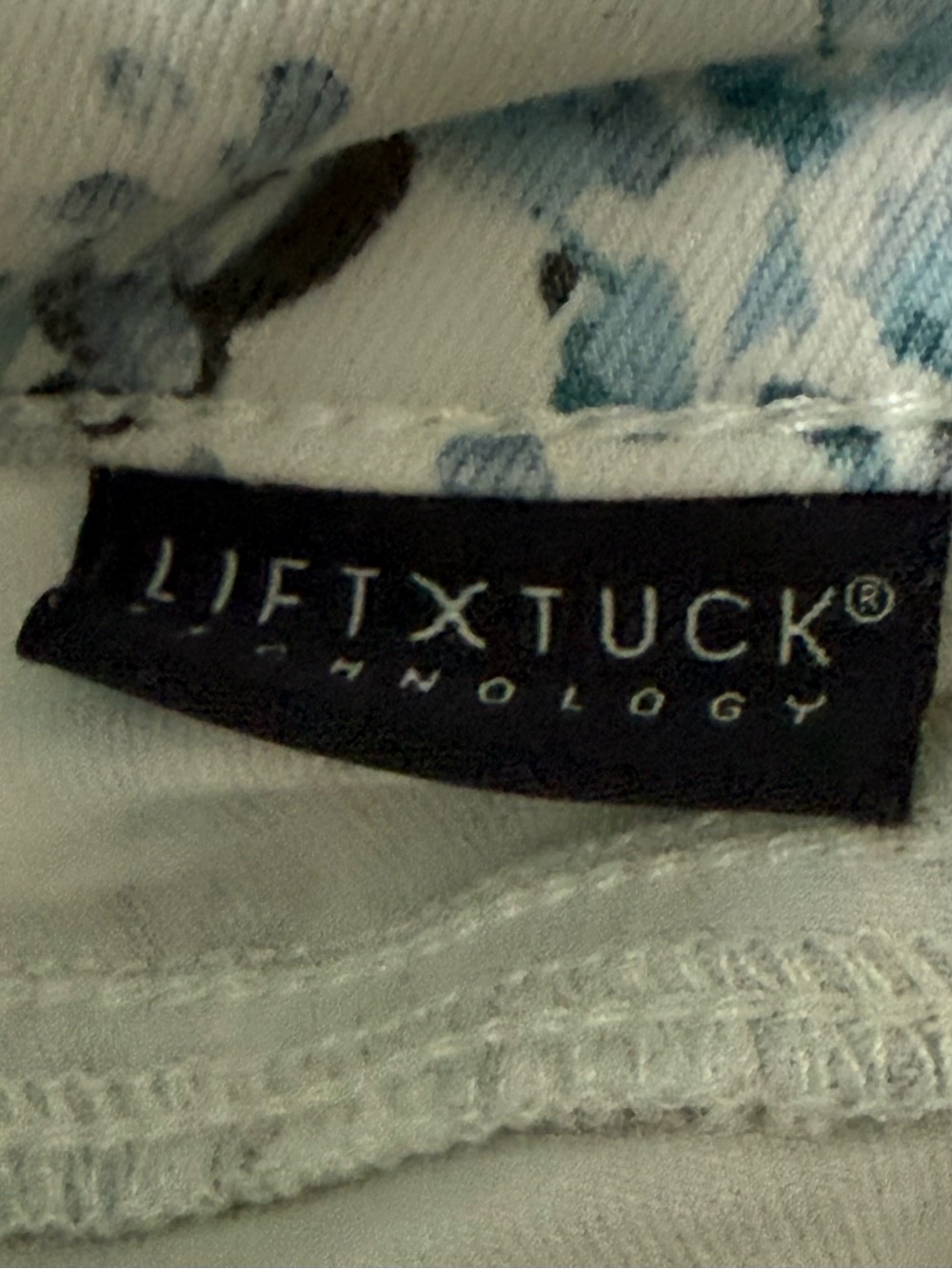 NYDJ Lift Tuck Denim Jeans Capri Women Plus 18W Blue White Floral Stretch Cuff - Picture 13 of 15